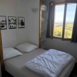 T3 Lamarandière des cimes à Super-Besse, chambre avec lit double 140x190