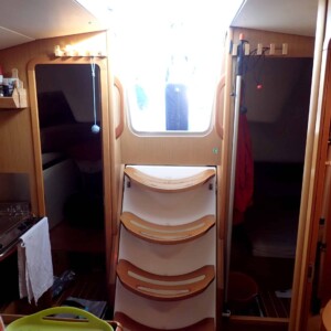 Lamarine, descente de Tibatoanou, Sun Odyssey 36i Performance, et accès aux 2 cabines arrières