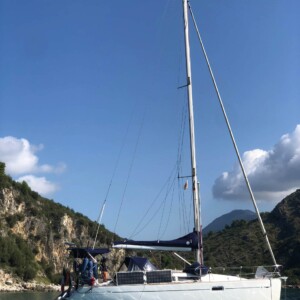 Lamarine, Tibatoanou Sun Odyssey 36i Performance au mouillage et qui fait le plein de soleil